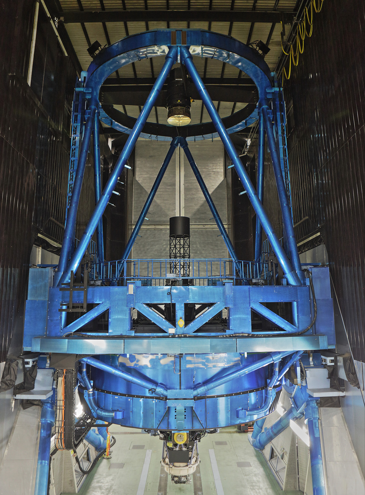 Subaru telescope from many stories above the floor
