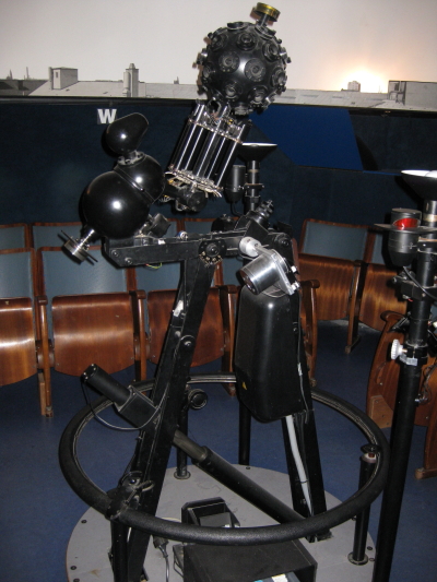 A small planetarium projector