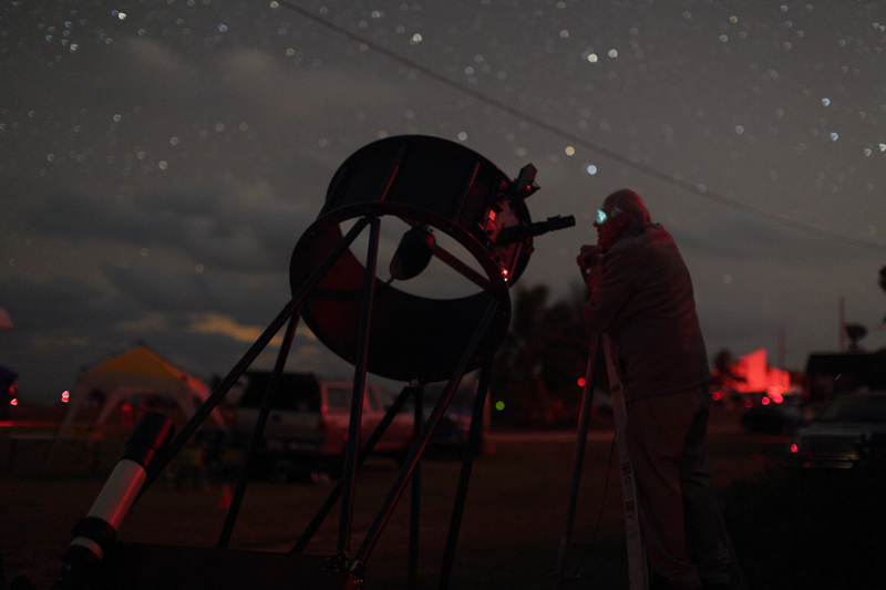 Al Nagler approaches the image intensifier used on the 32" f/3.6