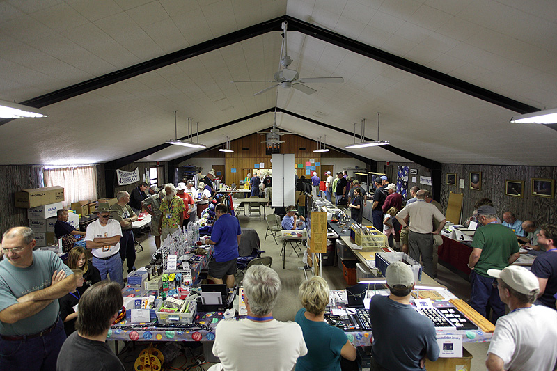 Dinner line in the vendor hall