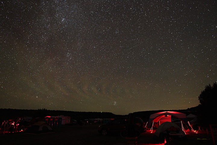 Gravity waves in a DSLR photo