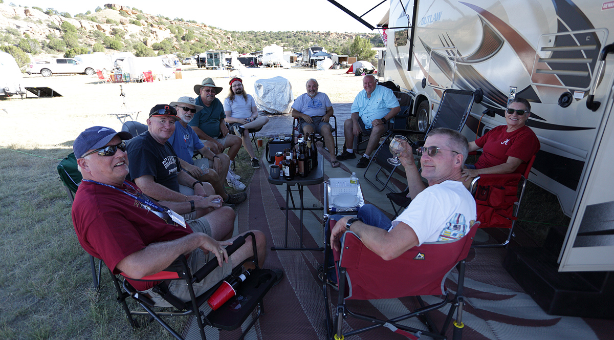 Saturday tasting crowd