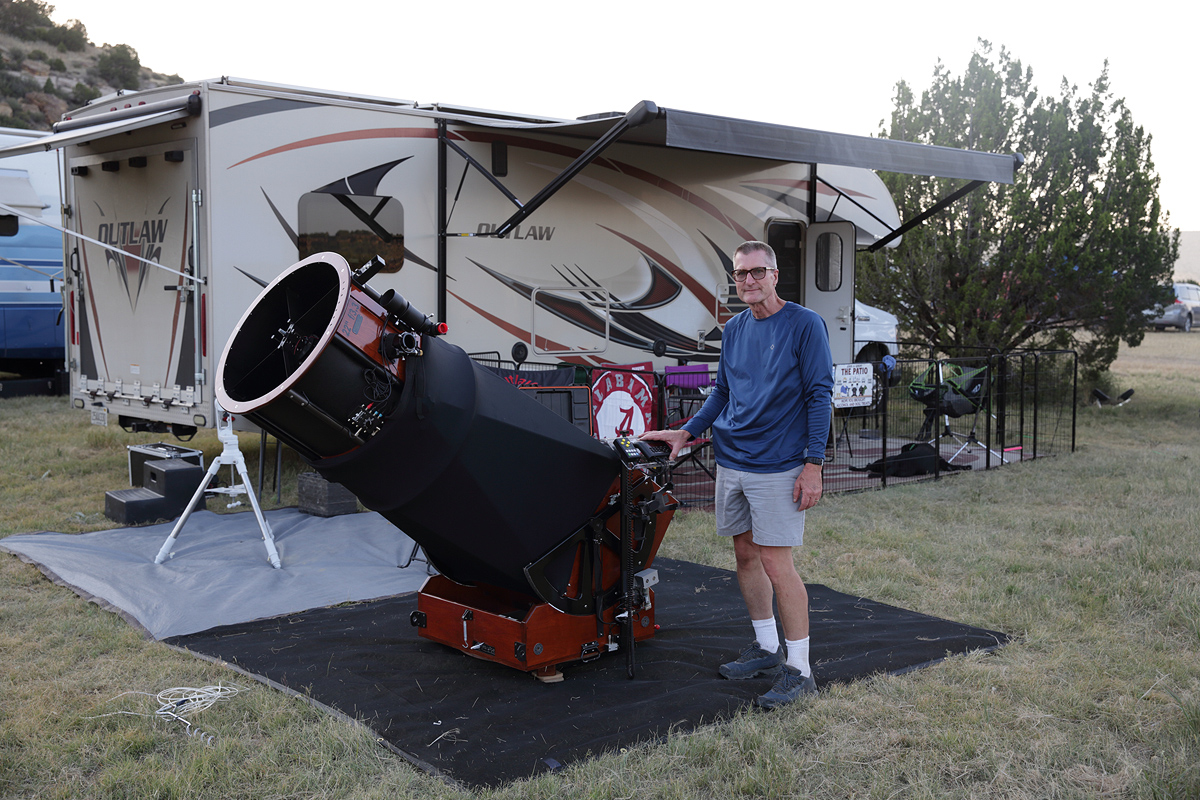 John with his 22" f/3.3 JPAstrocraft