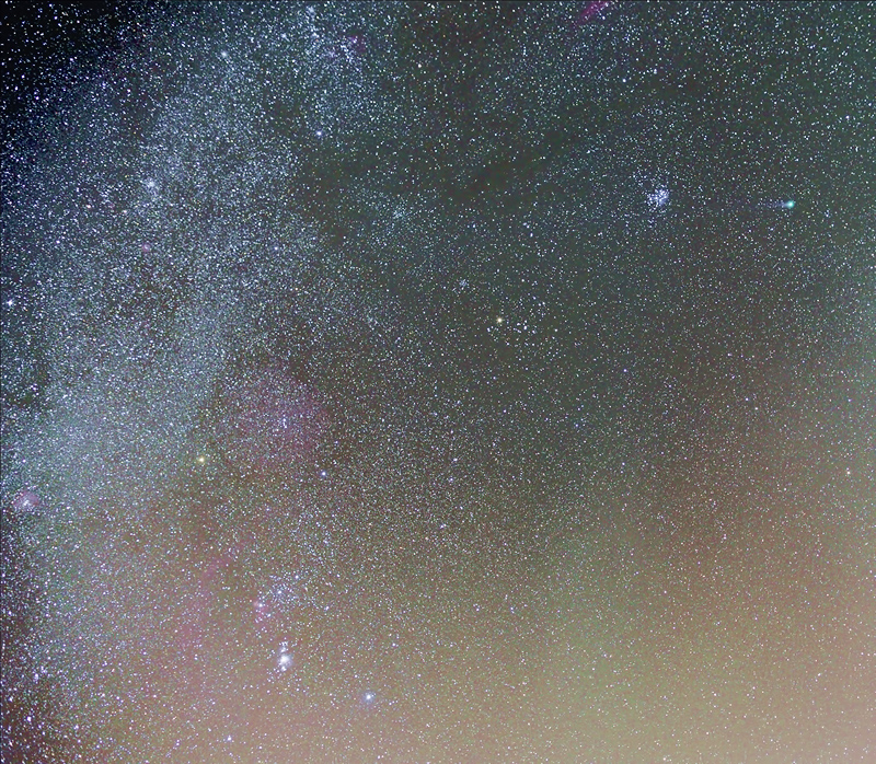 Wide field image of winter sky and Comet Lovejoy